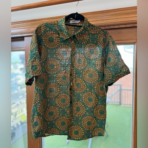 Button down shirt. Size Large - Picture 1 of 3